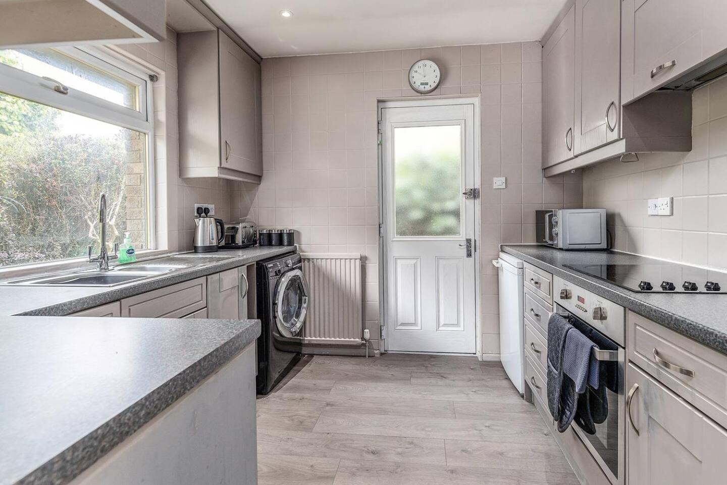 3 Bedroom Bungalow Close To Peak District With Garden Sheffield Exterior foto